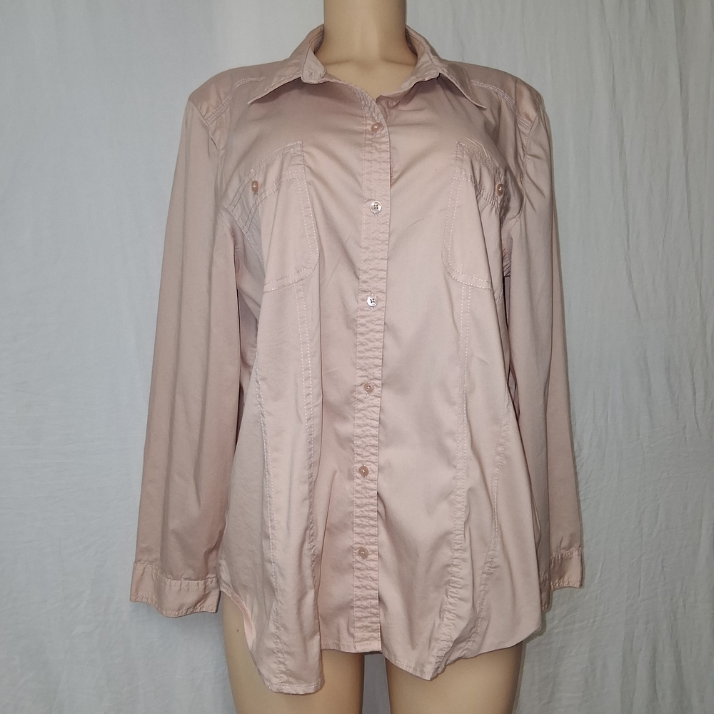 Chico's Women Size 2 Light Pink Button Down Shirt